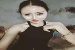 过多的批评会导致孩子过多的自责。孩子有了进步
